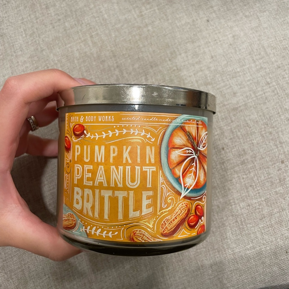 NEW pumpkin peanut brittle 3 wick candle bath and body works